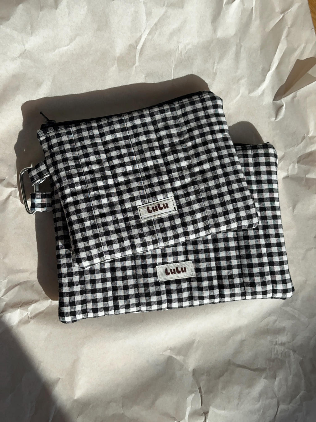 Black&White Flat Pouch