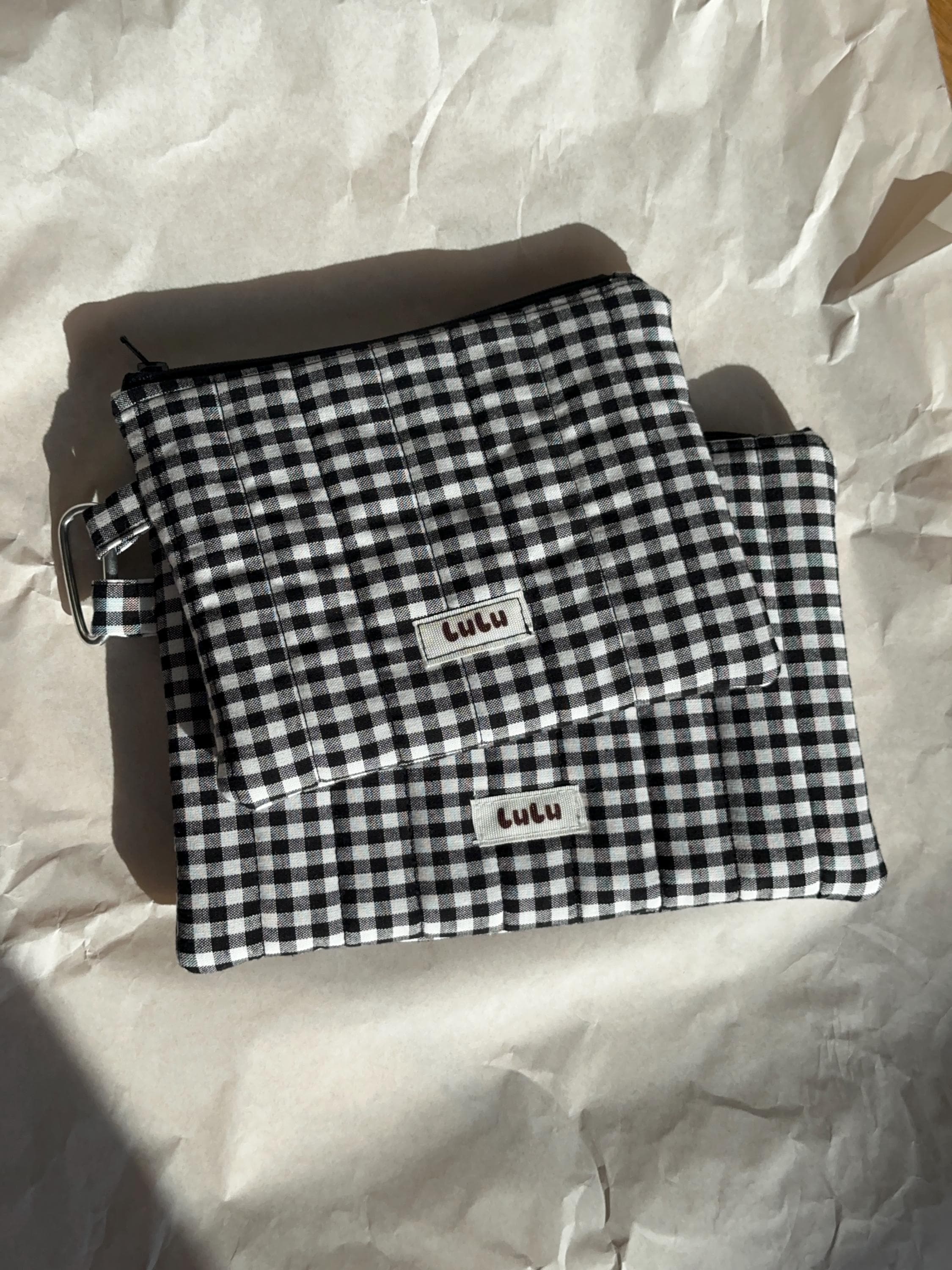 Black&White Flat Pouch