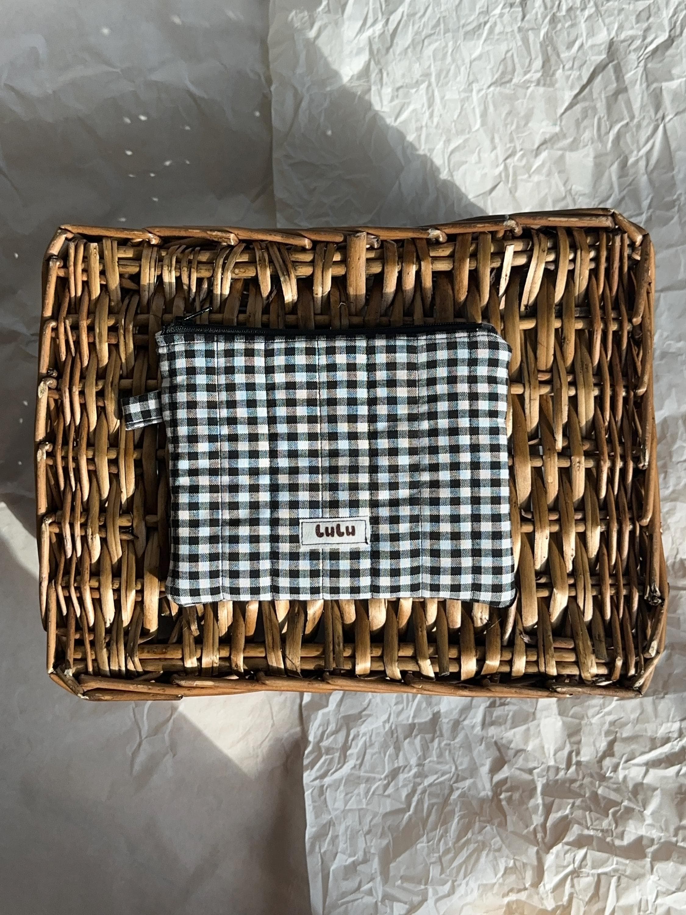 Black&White Flat Pouch