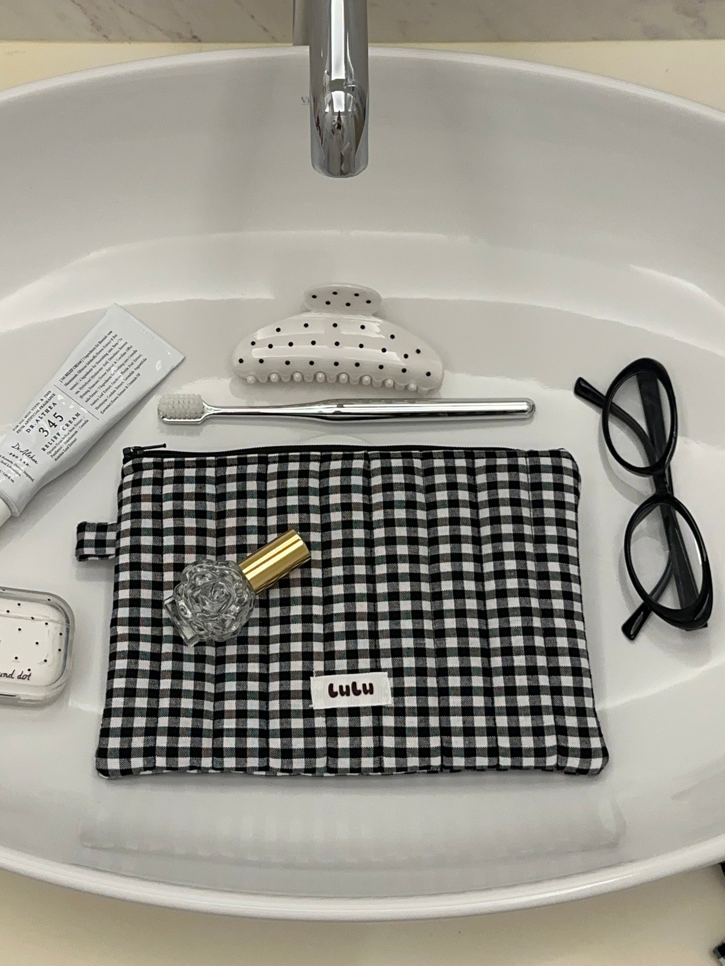 Black&White Flat Pouch